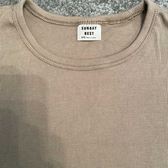 Aritzia Sunday Best Bliss Cropped T-Shirt - Picture 4 of 6